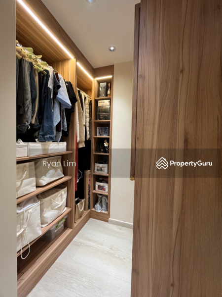 Walk-in Closet