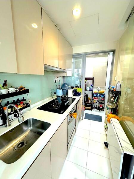 Yard, Kitchen, Str Rm