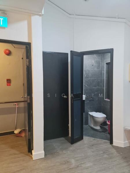 North bridge road, North bridge road, 3,200 sqft, Food & Beverage For Rent, by Jessica Lim, 60032430 - Bathroom - CommercialGuru.com.sg