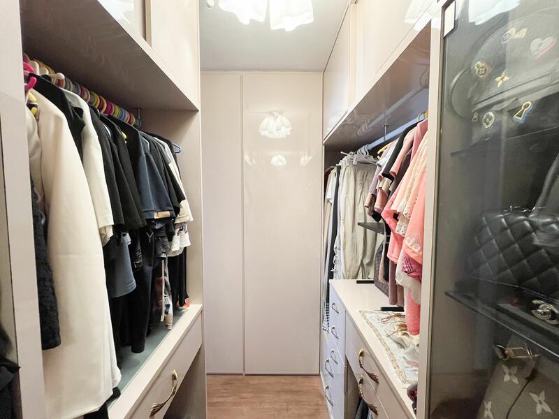 walk-in wardrobe