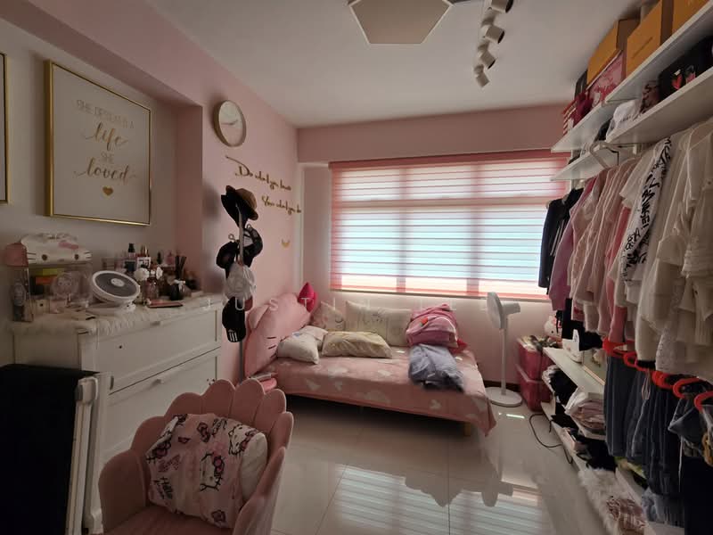 513A Yishun Street 51 HDB Flat For Sale at S$ 635,000 | PropertyGuru Singapore - Bedroom