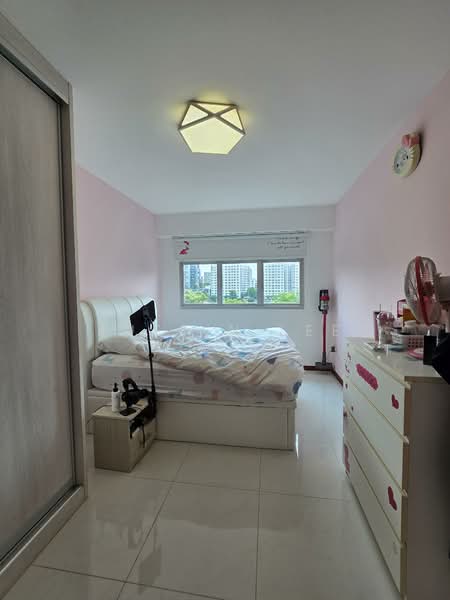 513A Yishun Street 51 HDB Flat For Sale at S$ 635,000 | PropertyGuru Singapore - Bedroom