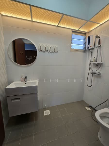 513A Yishun Street 51 HDB Flat For Sale at S$ 635,000 | PropertyGuru Singapore - Bathroom