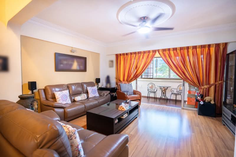 105 Jalan Rajah, 105 Jalan Rajah, 4 Bedrooms, 1,614 sqft, HDB Flat For Sale, by Syed Ahmad Alqadri, 60032638 - Living Room - PropertyGuru.com.sg