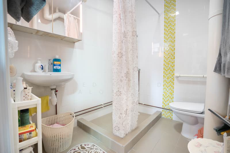 105 Jalan Rajah, 105 Jalan Rajah, 4 Bedrooms, 1,614 sqft, HDB Flat For Sale, by Syed Ahmad Alqadri, 60032638 - Bathroom - PropertyGuru.com.sg
