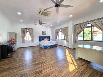 For Sale - Mugliston Hill