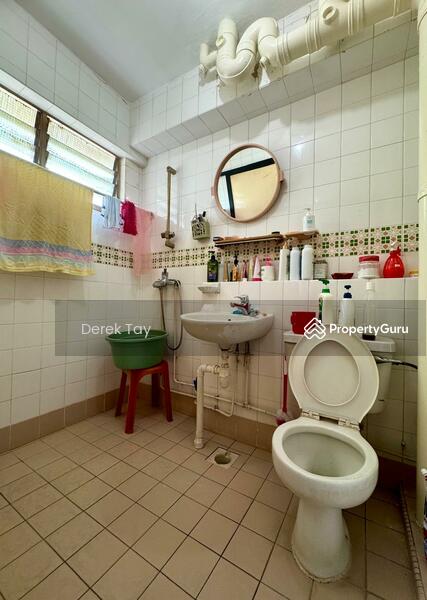 Master ensuite bathroom