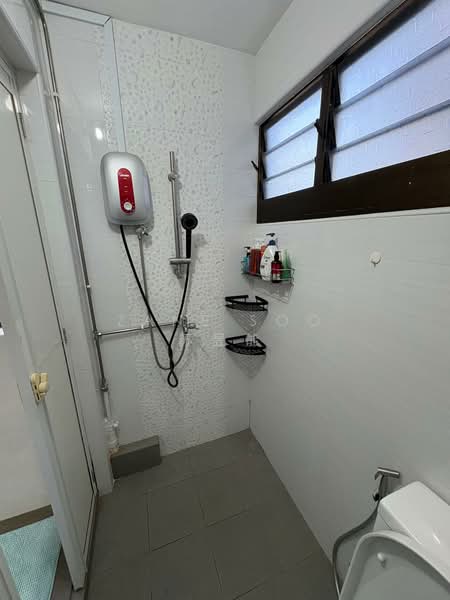 616 Hougang Avenue 8, 616 Hougang Avenue 8, Room Rental, 200 sqft, HDB Flat For Rent, by Zane Soo 苏昱能, 60032742 - Bathroom - PropertyGuru.com.sg