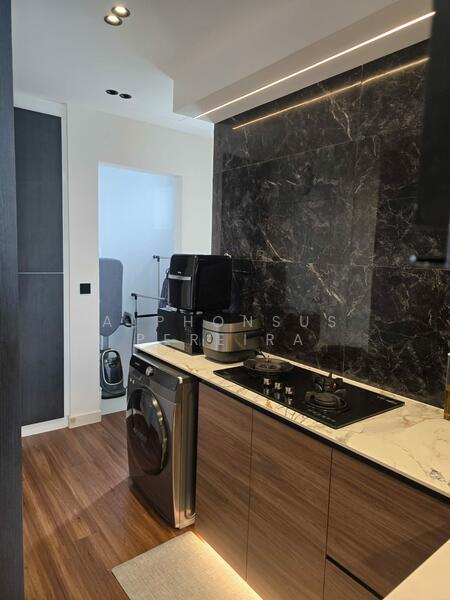Kitchen sink