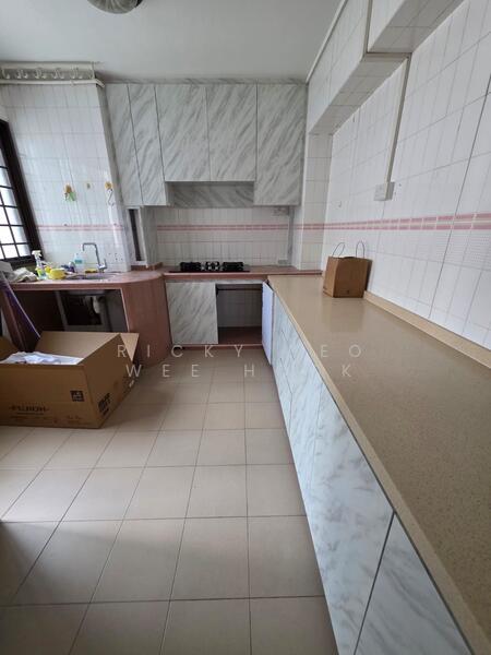 210 Choa Chu Kang Central, 210 Choa Chu Kang Central, 2 Bedrooms, 1,109 sqft, HDB Flat For Rent, by Ricky Neo Wee Hock, 60033191 - Kitchen - PropertyGuru.com.sg