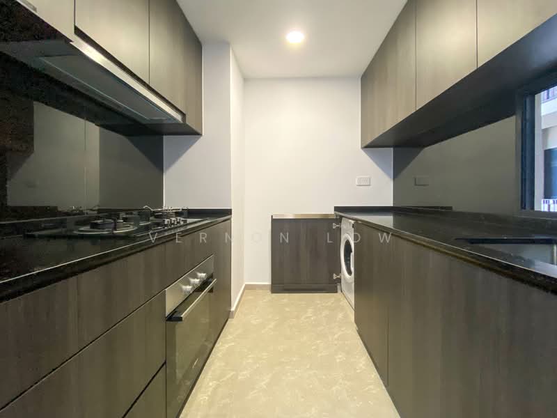 Park Colonial, 4 Woodleigh Lane, 3 Bedrooms, 980 sqft, Condominium For Rent, by Vernon Low, 60033283 - PropertyGuru.com.sg