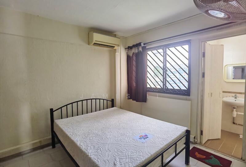 233 Bukit Batok East Avenue 5, 233 Bukit Batok East Avenue 5, 3 Bedrooms, 1,022 sqft, HDB Flat For Rent, by James Li, 60033297 - Bedroom - PropertyGuru.com.sg