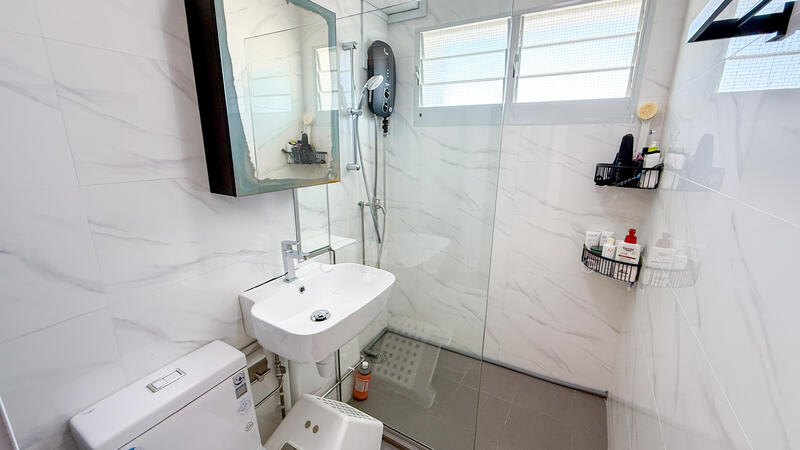 322 Tah Ching Road, 322 Tah Ching Road, 3 Bedrooms, 124 sqft, HDB Flat For Rent, by Eunice Chong, 60033462 - Bathroom - PropertyGuru.com.sg