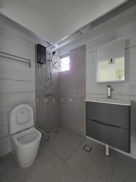 116B Jalan Tenteram, 116B Jalan Tenteram, Room Rental, 100 sqft, HDB Flat For Rent, by Jolyn Fo, 60033506 - Bathroom - PropertyGuru.com.sg