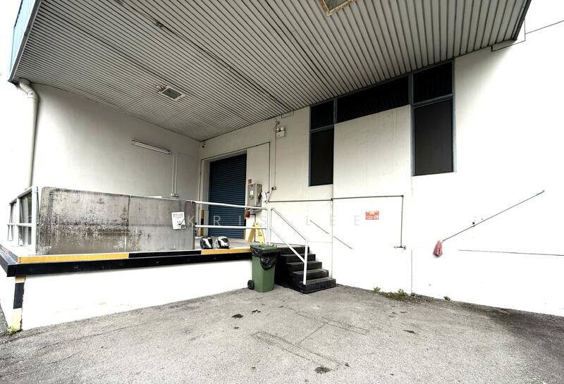 Near Ubi MRT Station - High Power and Floor Loading, , 113,000 sqft, Light Industrial (B1) For Sale, by Kris Lee, 60033538 - Loading bay 2 - CommercialGuru.com.sg