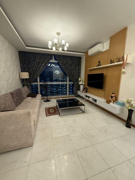 Hillview Regency, 26 Bukit Batok East Avenue 2, 3 Bedrooms, 1,130 sqft, Condominium For Rent, by Hazel Chan, 60034092 - Living Room - PropertyGuru.com.sg
