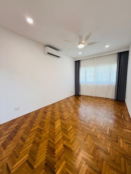 Level 2 Family Room