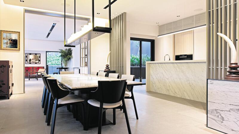 $16XX PSF!!! SUPER WIDE FRONTAGE!!, Central Location, Tanglin / Holland / Bukit Timah, 8 Bedrooms, 5,000 sqft, Good Class Bungalow For Sale, by Emily Ho, 60034224 - PropertyGuru.com.sg