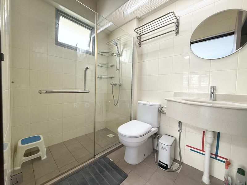 272B Punggol Walk, 272B Punggol Walk, Hougang / Punggol / Sengkang, 3 Bedrooms, 1,044 sqft, HDB Flat For Rent, by Roy Liang, 60034654 - Master bathroom - PropertyGuru.com.sg