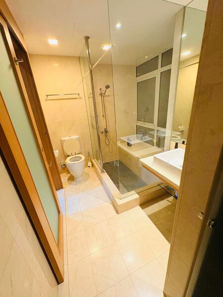 Icon, 10 Gopeng Street, 2 Bedrooms, 904 sqft, Apartment For Rent, by Jeslyn Lim, 60034681 - Bathroom - PropertyGuru.com.sg