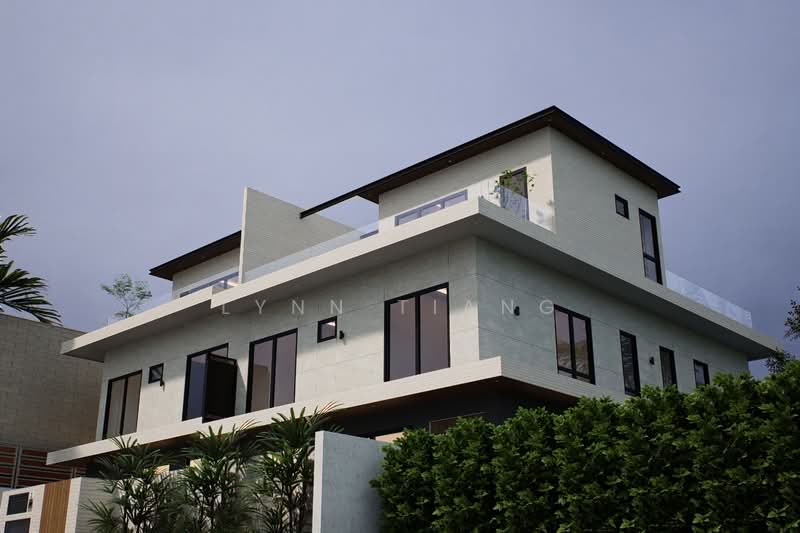 For Sale - LAST UNIT! RARE FREEHOLD TOP 2026 Semi-D 4 Levels For Sale!
