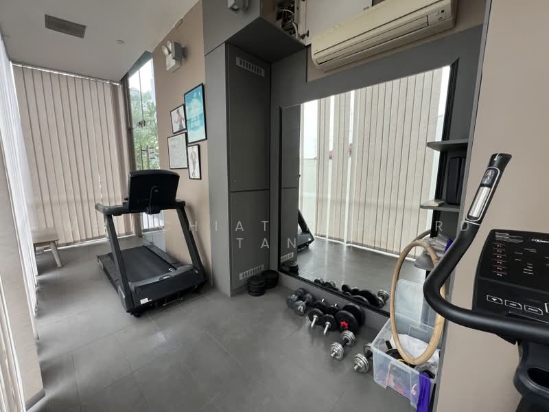 Sims Edge, 1 Geylang East Avenue 2, 2 Bedrooms, 474 sqft, Condominium For Rent, by Wee Chiat Rechard Tan, 60035004 - Gym - PropertyGuru.com.sg
