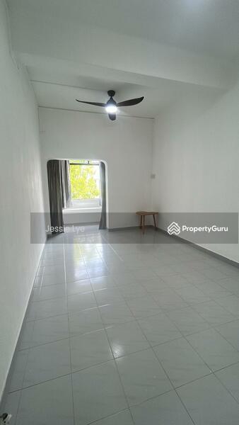 2nd  Bedroom