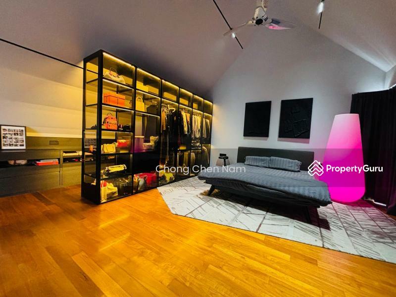 For Sale - HILL TOP BUNGALOW @ FRANKEL /SIGLAP BANK
