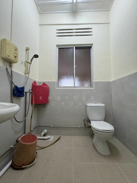 For Sale - Rare Corner Terrace Hse D13 RCR Sennett Estate Cheapest 1357sqft