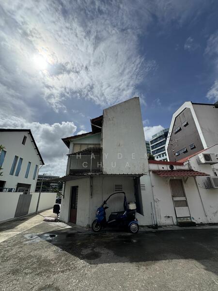 For Sale - Rare Corner Terrace Hse D13 RCR Sennett Estate Cheapest 1357sqft