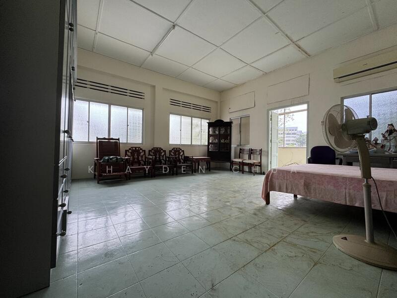 For Sale - Rare Corner Terrace Hse D13 RCR Sennett Estate Cheapest 1357sqft