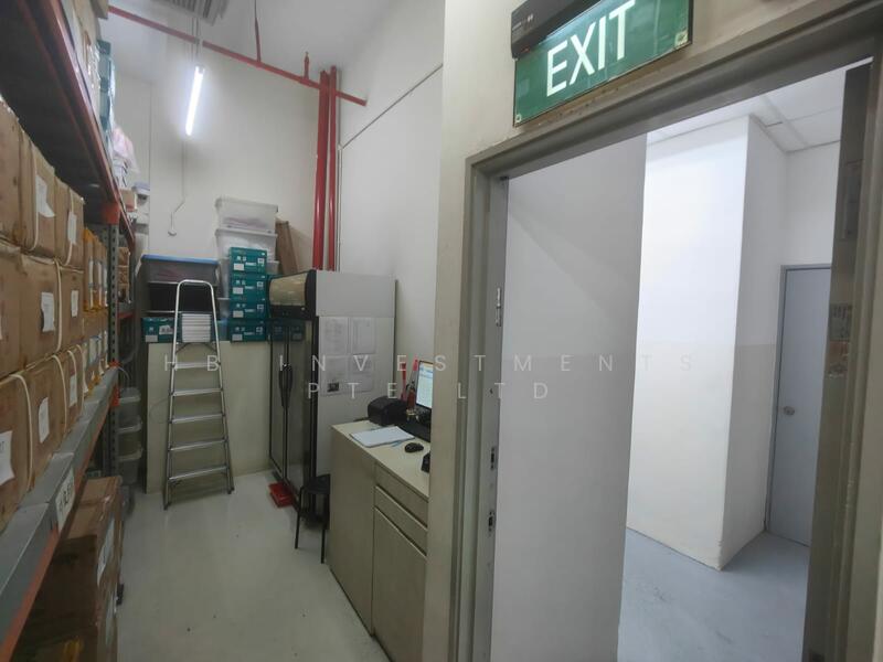 Henderson Building, 221 Henderson Road, Alexandra / Commonwealth, 1,851 sqft, Light Industrial (B1) For Sale, by Mohammad, 60035500 - CommercialGuru.com.sg