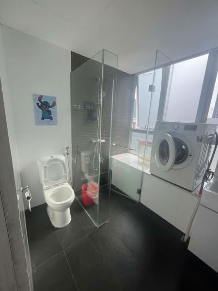 The Parc Condominium, 3 West Coast Walk, 2 Bedrooms, 980 sqft, Condominium For Rent, by Sandra Yap, 60035518 - Bathroom - PropertyGuru.com.sg