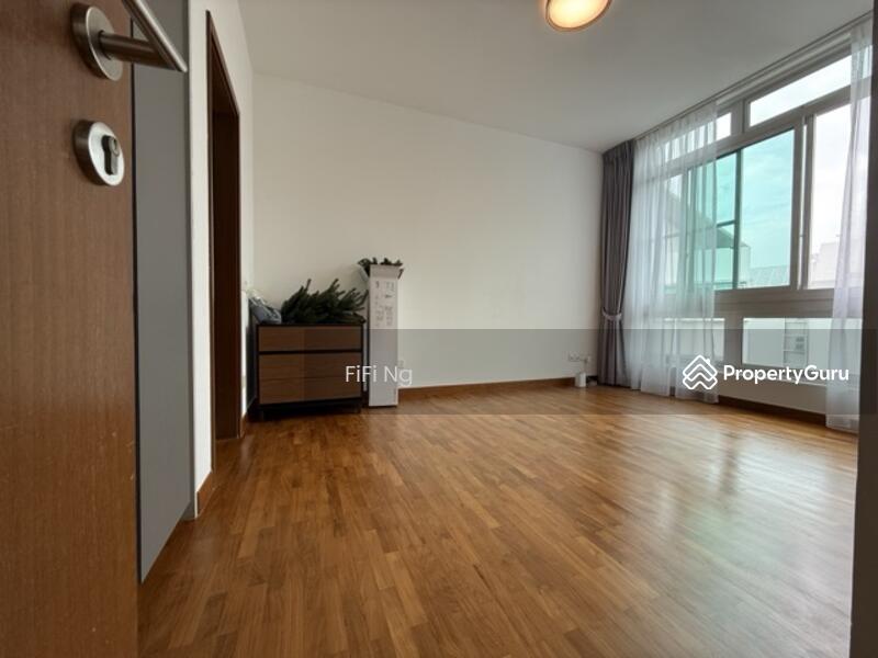 Freehold! Strong Rental Yield Potential