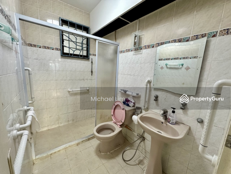 Common Bathroom