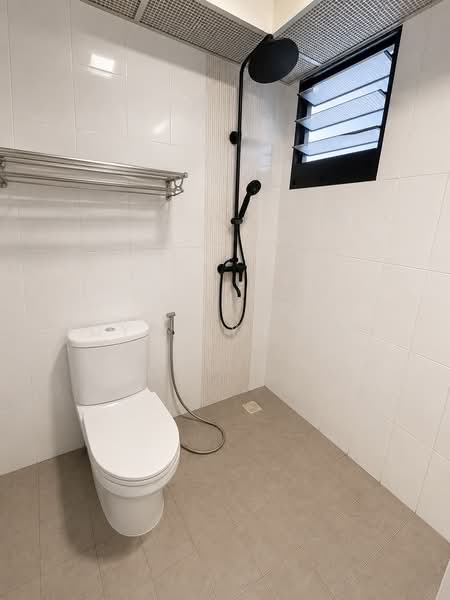 508B Yishun Avenue 4, 508B Yishun Avenue 4, 3 Bedrooms, 1,216 sqft, HDB Flat For Sale, by Joycelyn Tan, 60035877 - Common Bathroom - PropertyGuru.com.sg