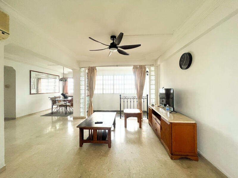 37 Lorong 5 Toa Payoh, 37 Lorong 5 Toa Payoh, 4 Bedrooms, 1,313 sqft, HDB Flat For Rent, by Stanley Ho, 60036035 - Living Room - PropertyGuru.com.sg