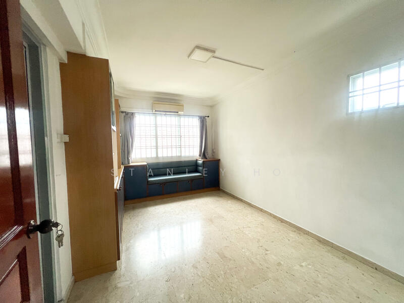 37 Lorong 5 Toa Payoh, 37 Lorong 5 Toa Payoh, 4 Bedrooms, 1,313 sqft, HDB Flat For Rent, by Stanley Ho, 60036035 - Living Room - PropertyGuru.com.sg