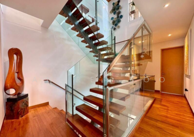 For Sale - Move in Semi D with Lift!