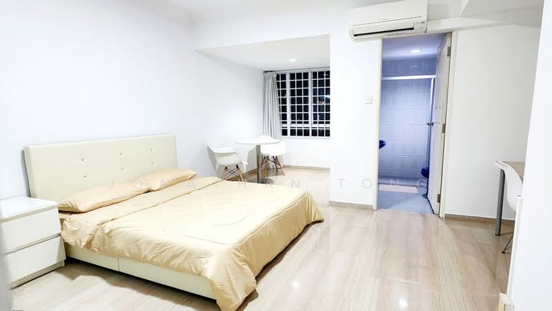 Master Room 2 ensuite with bathroom