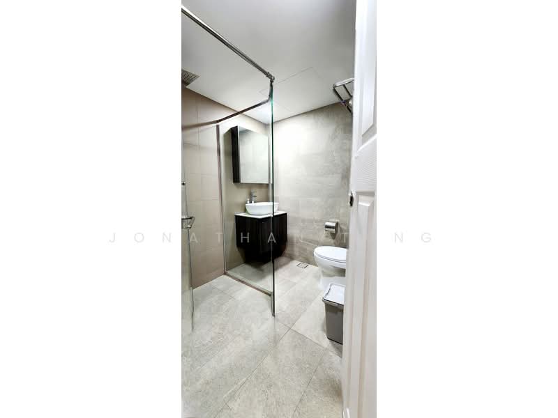Master 1 Bathroom