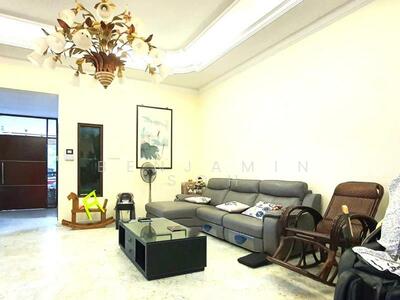 For Sale - BUNGALOW SIZED SEMI-D NEAR MRT