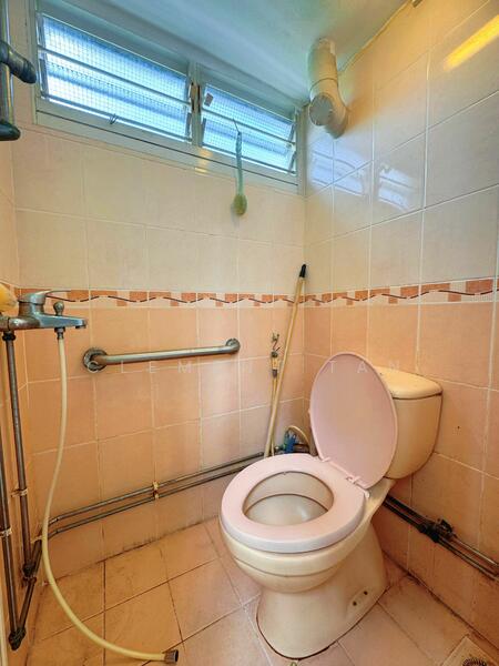 8 Holland Avenue HDB Flat For Sale at S$ 480,000 | PropertyGuru Singapore