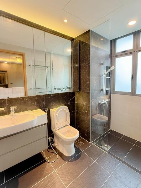 The Glades, 12 Bedok Rise, 3 Bedrooms, 1,023 sqft, Condominium For Rent, by Lydia Yee, 60037331 - Bathroom - PropertyGuru.com.sg