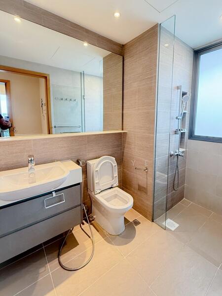 The Glades, 12 Bedok Rise, 3 Bedrooms, 1,023 sqft, Condominium For Rent, by Lydia Yee, 60037331 - Bathroom - PropertyGuru.com.sg