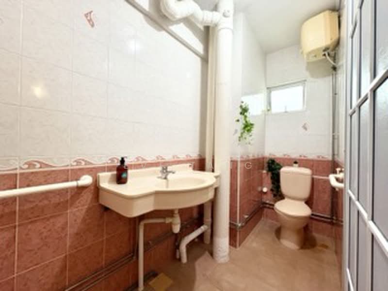 115 Bedok Reservoir Road, 115 Bedok Reservoir Road, 3 Bedrooms, 1,614 sqft, HDB Flat For Sale, by Eve Tang, 60037816 - Bathroom - PropertyGuru.com.sg