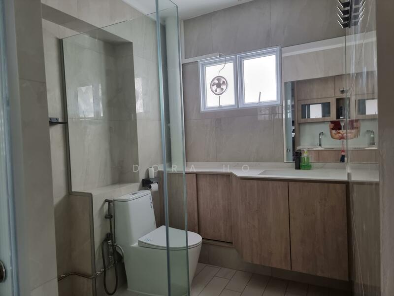 349 Tampines Street 33, 349 Tampines Street 33, Room Rental, 300 sqft, HDB Flat For Rent, by Dora Ho, 60037942 - Bathroom - PropertyGuru.com.sg