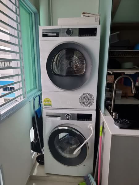 349 Tampines Street 33, 349 Tampines Street 33, Room Rental, 300 sqft, HDB Flat For Rent, by Dora Ho, 60037942 - Laundry - PropertyGuru.com.sg