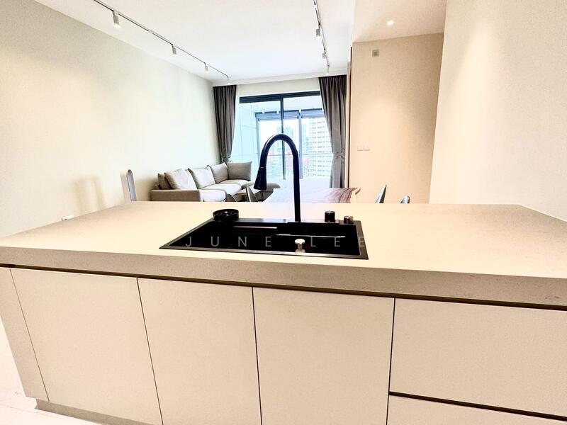 Kitchen Peninsular with new sink!