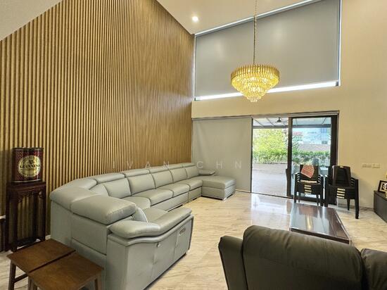 ⭐⭐LANDED7772 @ Serangoon Semi D | Move In Ready | Parks Four Cars | Walk to upcoming MRT